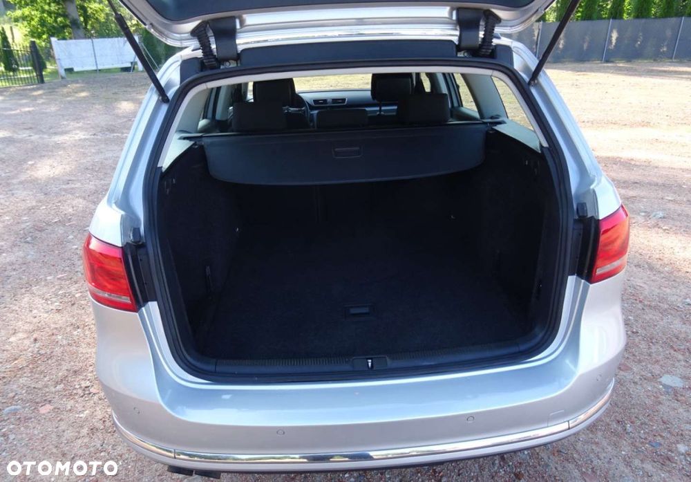 Volkswagen Passat - 10