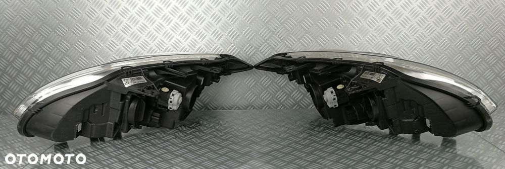 lampa reflektor prawy prawa lewy lewa przód przednia RENAULT LAGUNA III 3 - 12