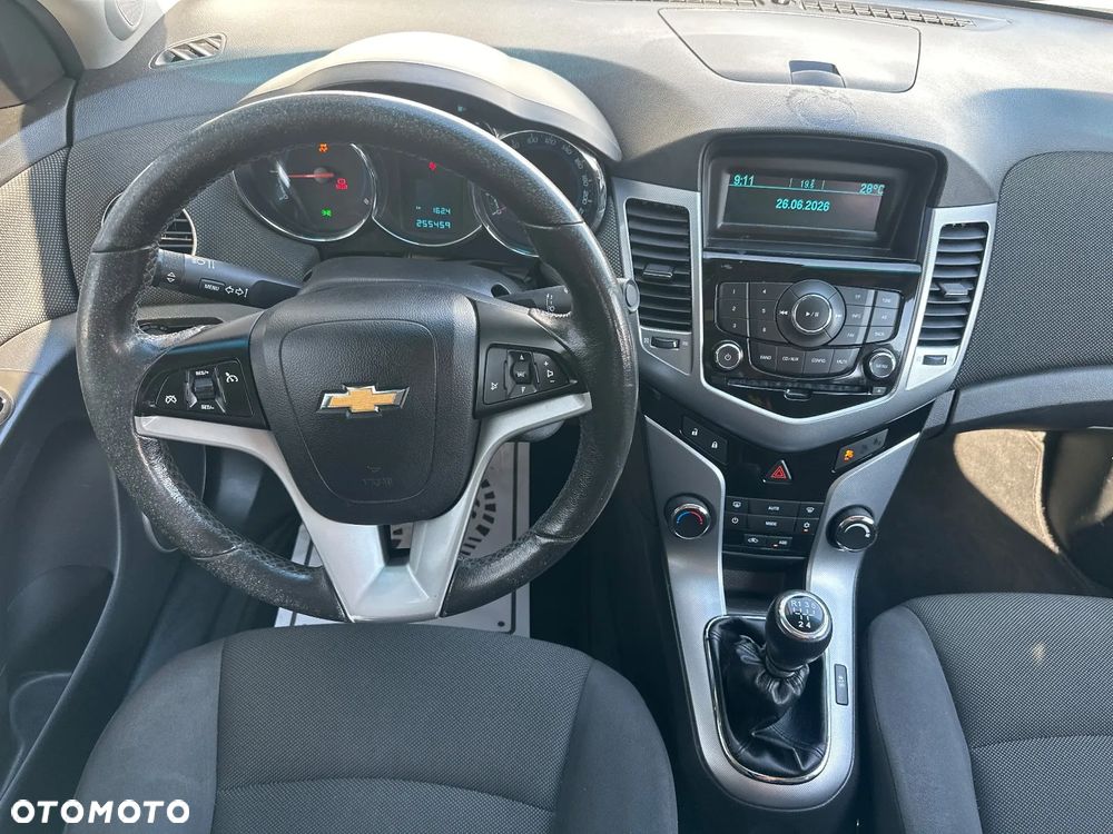 Chevrolet Cruze 1.8 LT - 16