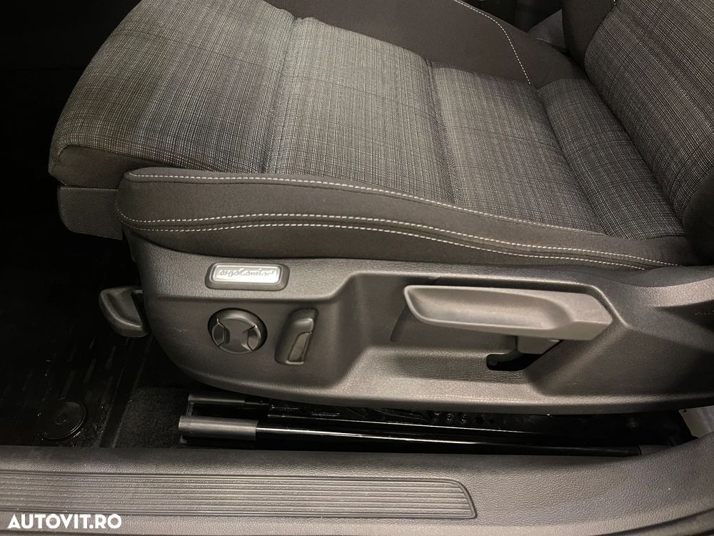 Volkswagen Passat 2.0 TDI DSG Comfortline - 24