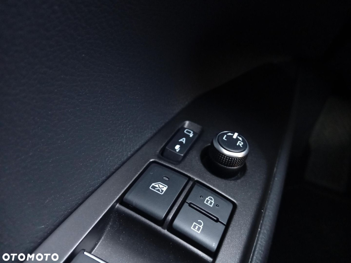 Toyota Camry - 20