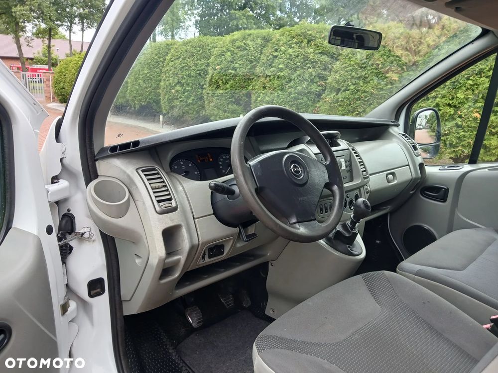 Opel VIVARO - 11