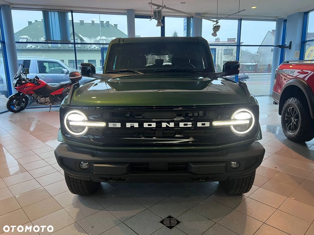Ford Bronco - 24