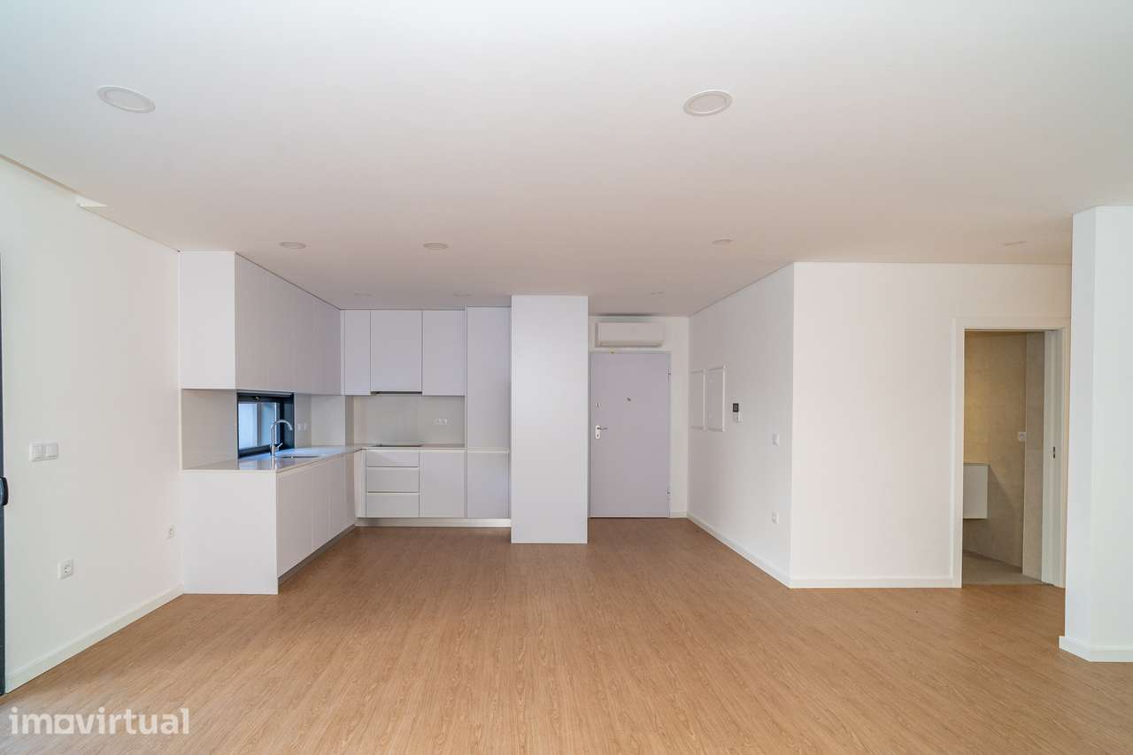 Apartamento T3 Novo com Terraço, 2 Suítes e 2 Lugares de Estacionament - Grande imagem: 2/27