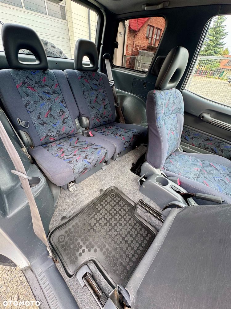 Toyota RAV4 2.0 - 12