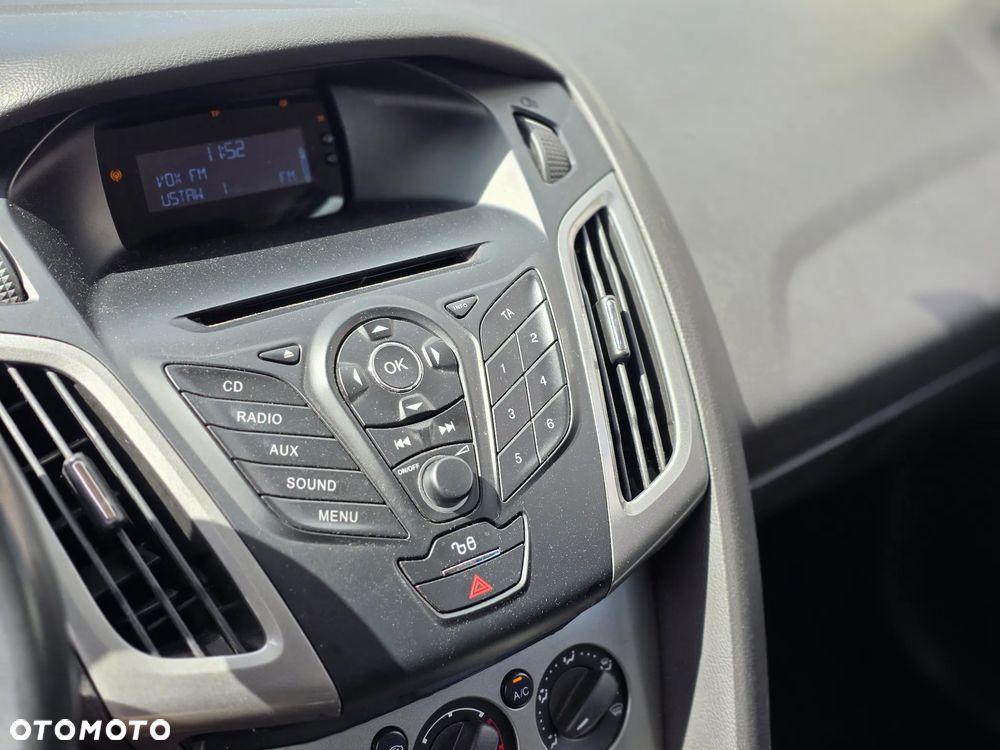 Ford Focus 1.6 Ambiente - 22
