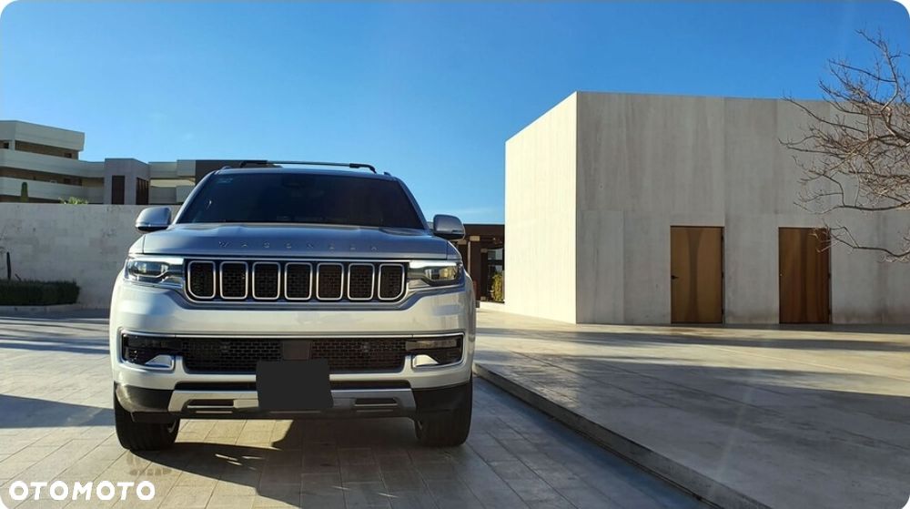 Jeep Wagoneer - 2