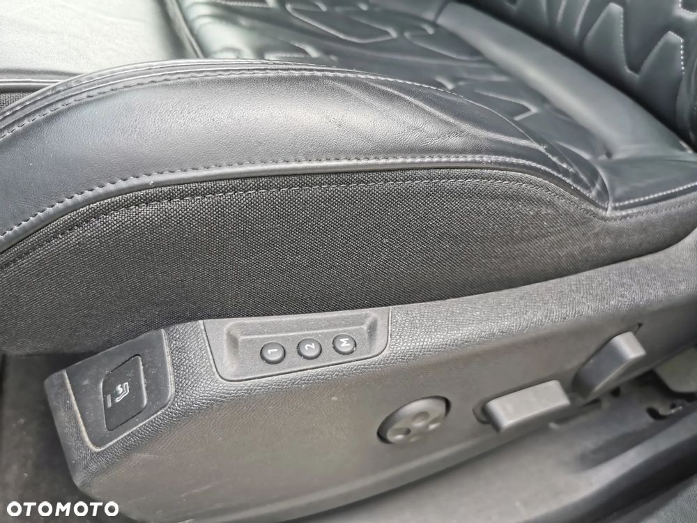 Peugeot 3008 225 e-EAT8 GT - 9