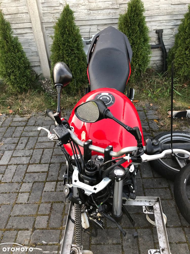 Yamaha XJ6  Diversion  silnik  swap  osłona tył - 2