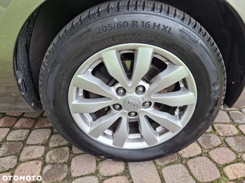 Kia Carens 1.6 CVVT Vision - 30