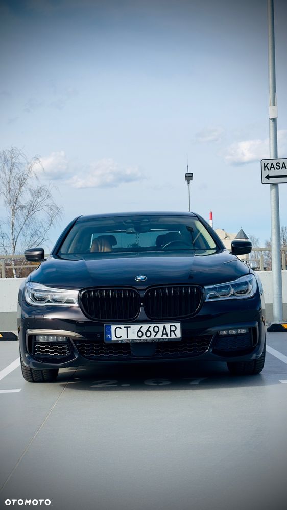 BMW Seria 7 750i xDrive - 8
