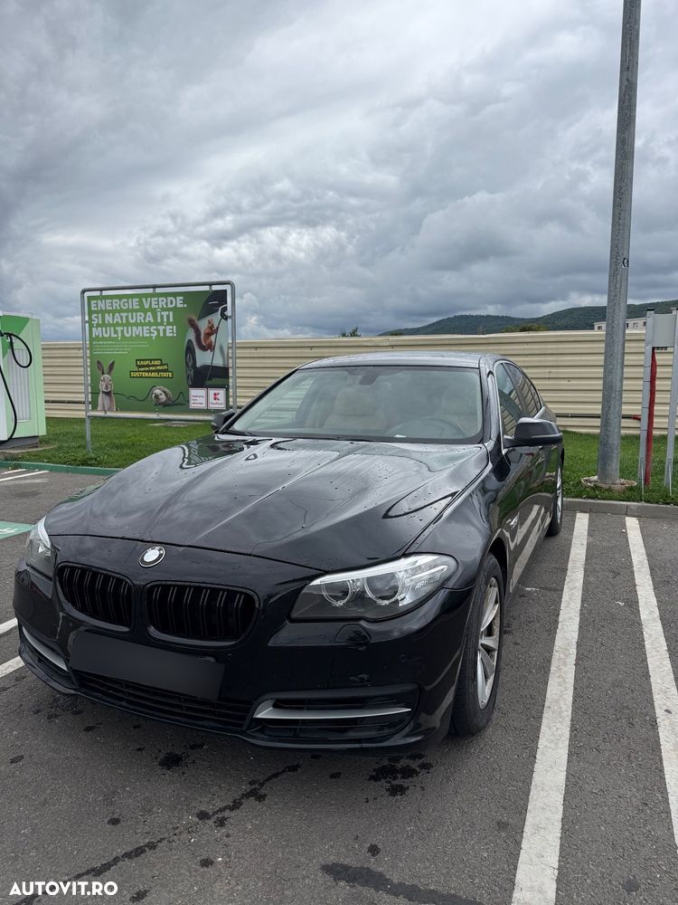 BMW Seria 5 525d xDrive AT - 10