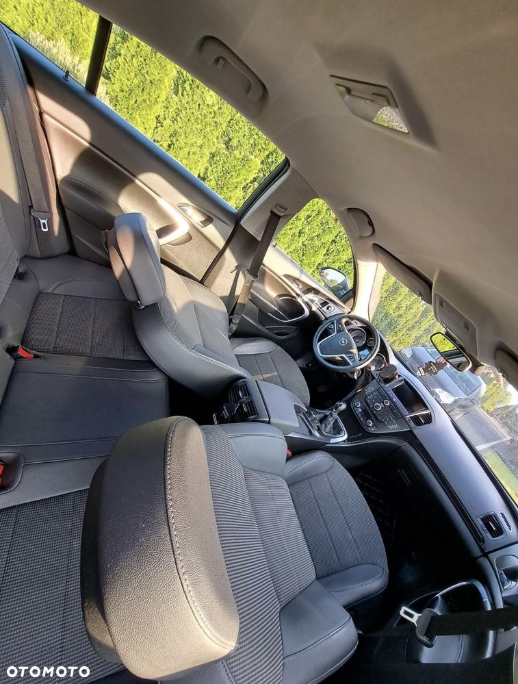 Opel Insignia - 14