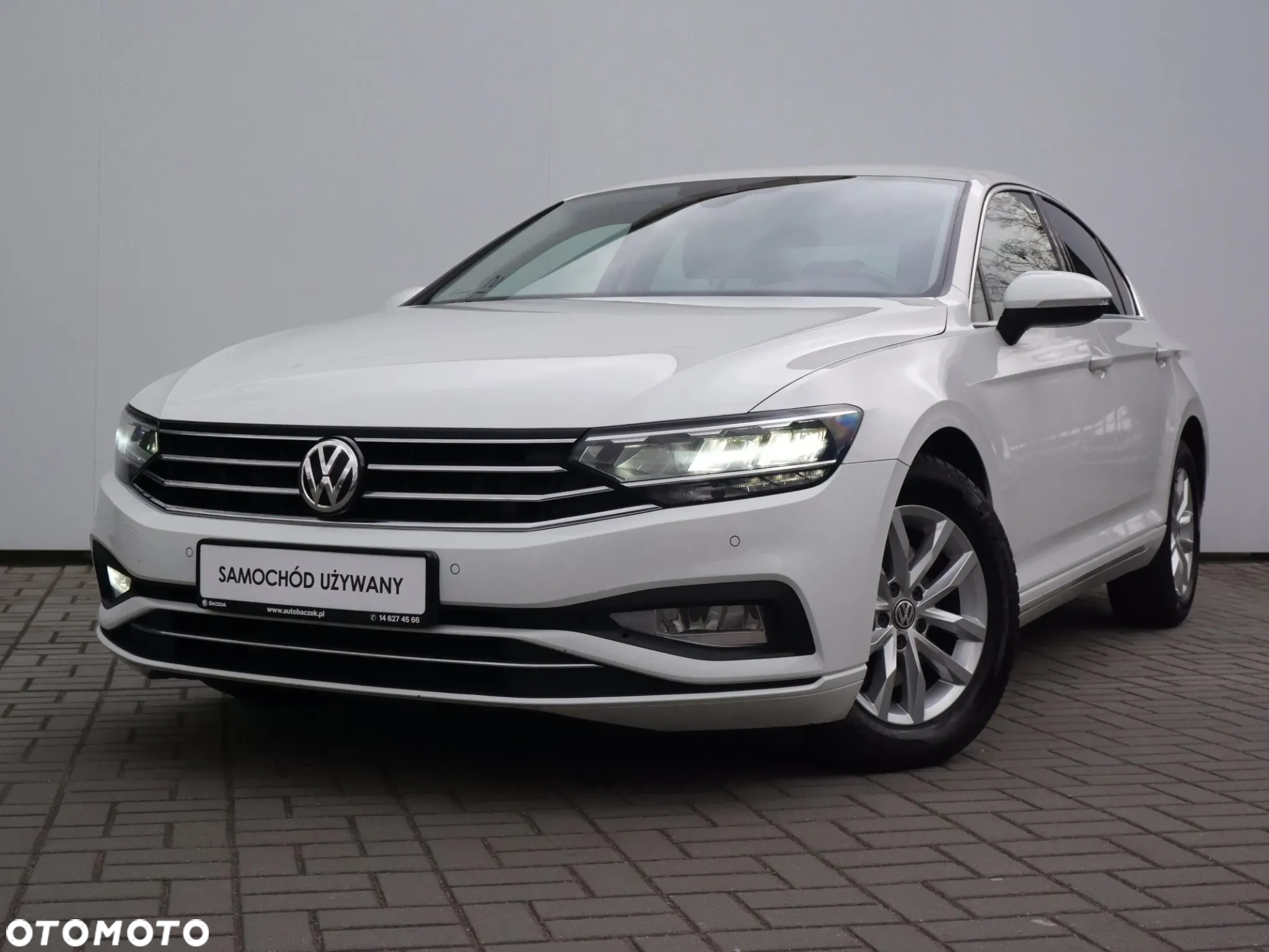 Volkswagen Passat - 2