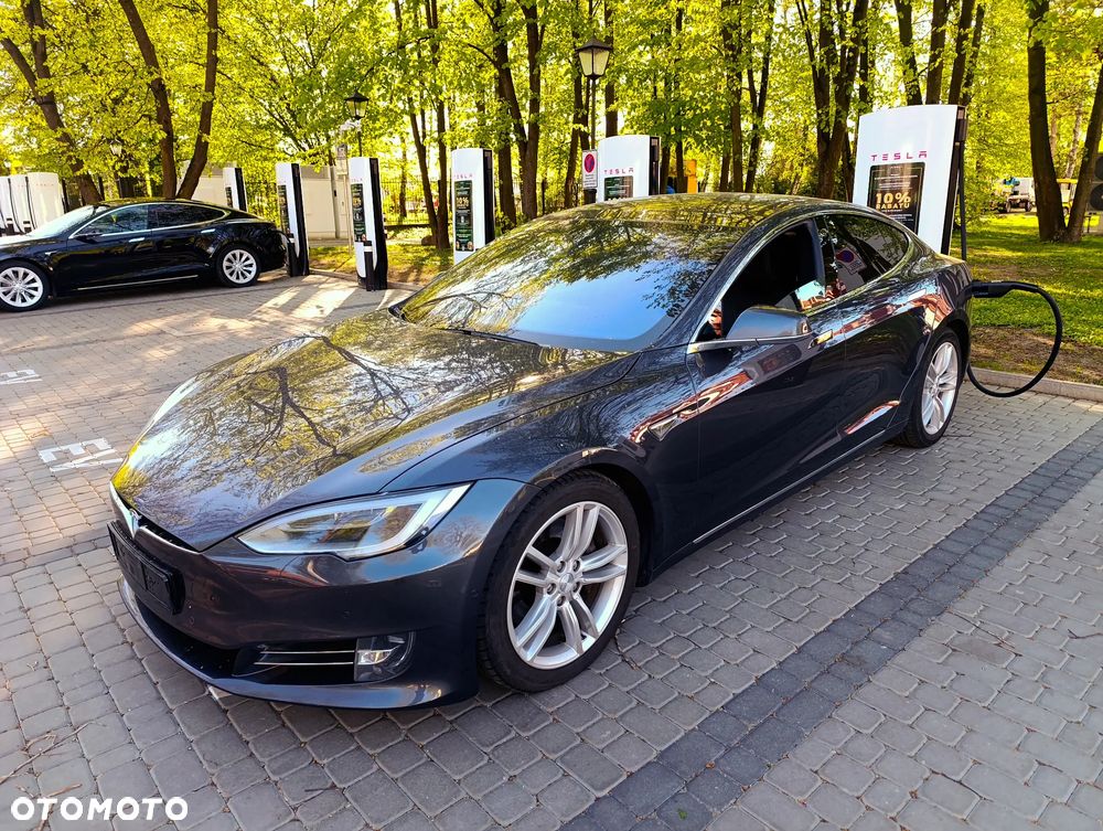 Tesla Model S - 9
