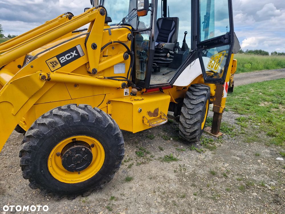JCB 2CX - 9
