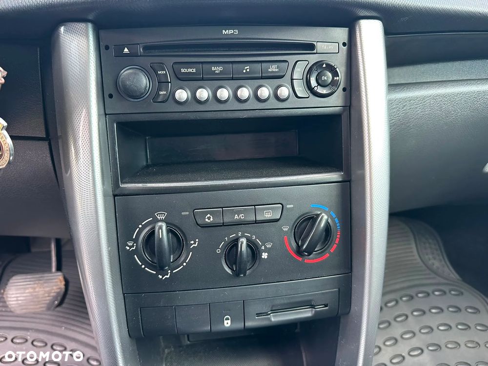 Peugeot 207 - 20