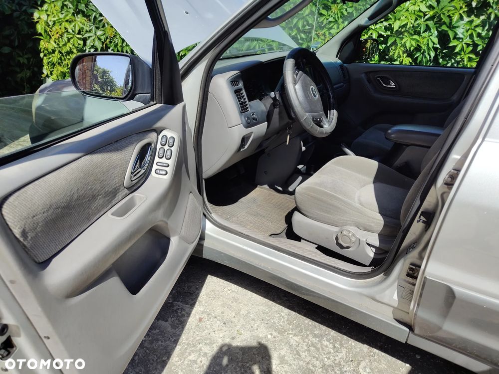 Mazda Tribute V6 4x4 Adventure Exclusive - 6