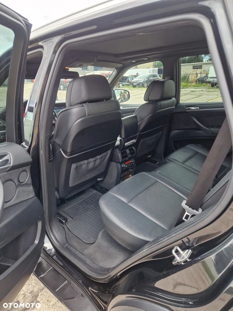 BMW X5 5.0i xDrive - 8