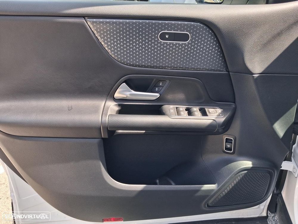 Mercedes-Benz GLB 180 d Progressive - 8