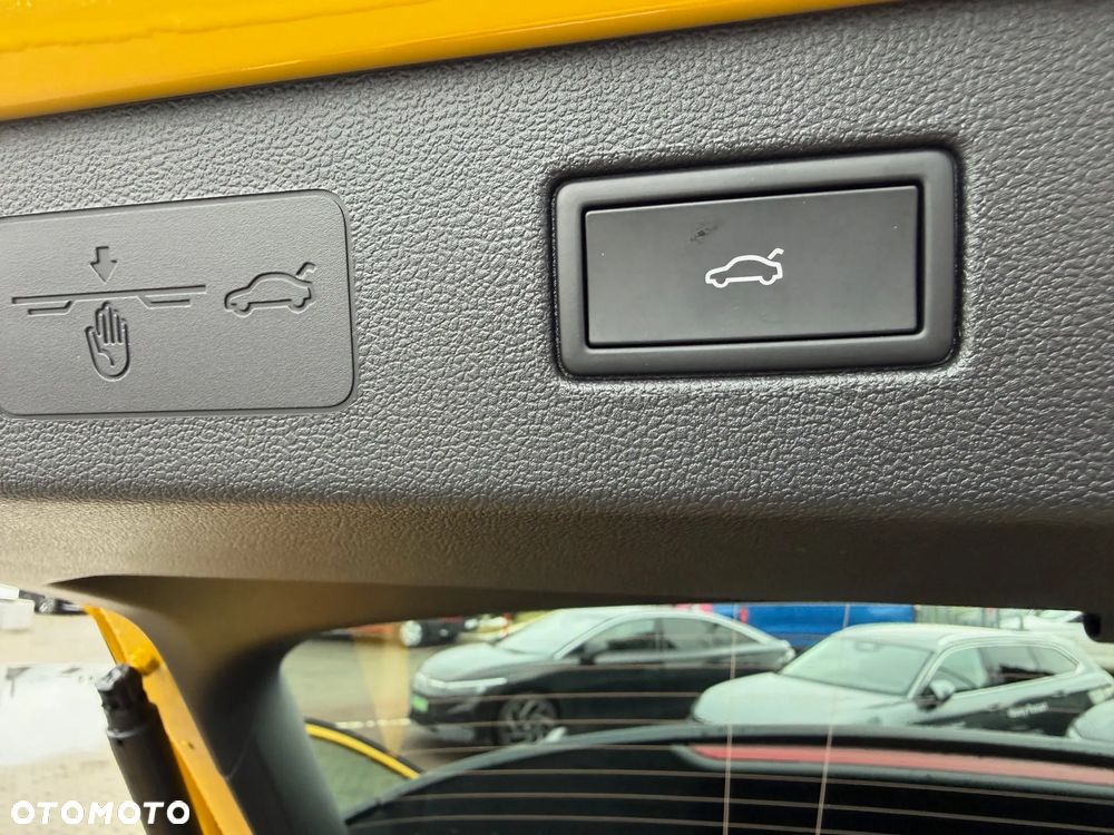 Volkswagen T-Roc 1.5 eTSI R-Line DSG - 13