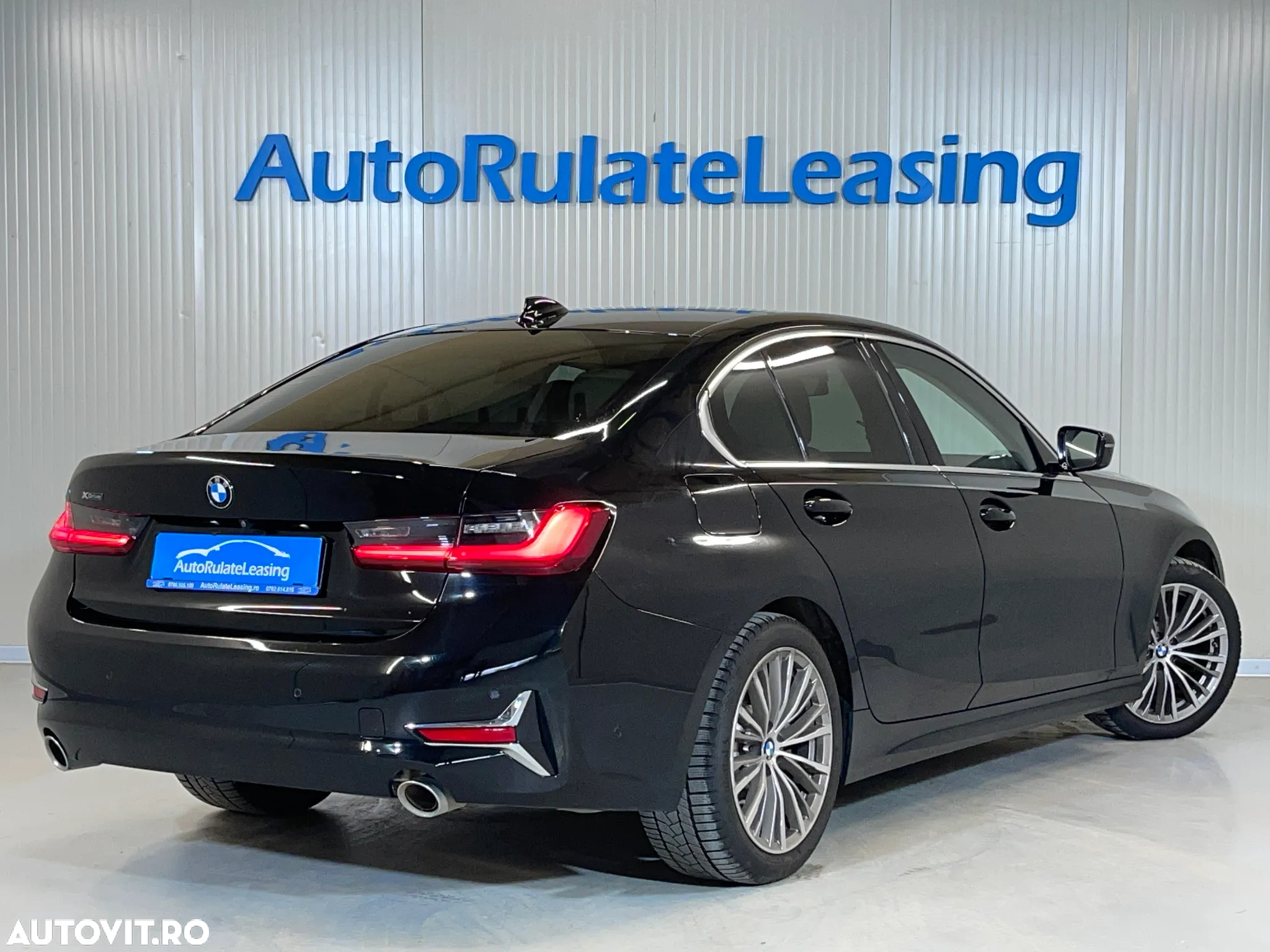 BMW Seria 3 330i xDrive AT - 3