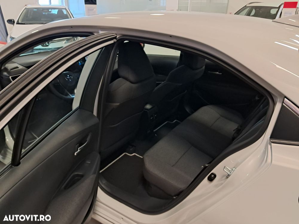 Toyota Corolla 1.8 HSD Business - 12