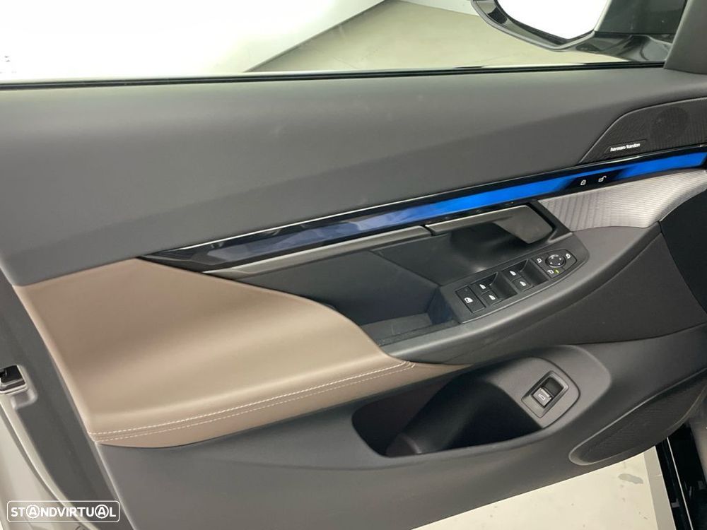 BMW i5 eDrive40 - 16