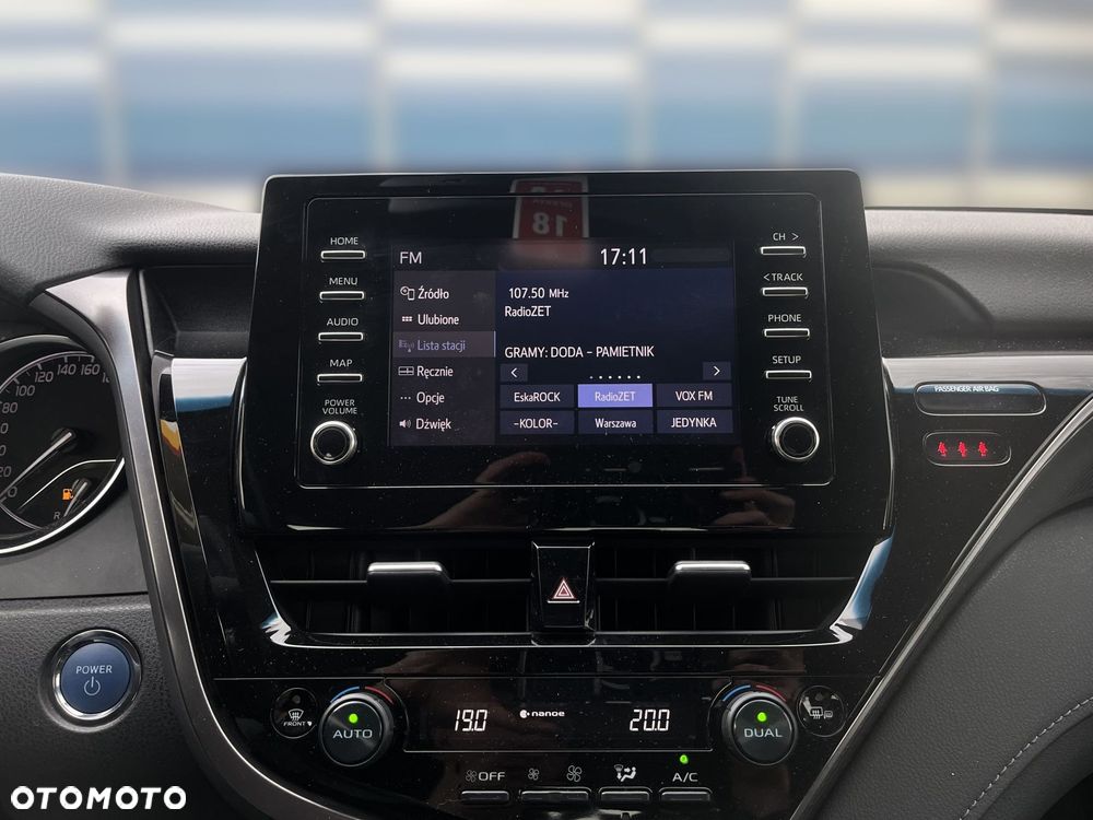 Toyota Camry 2.5 Hybrid Comfort CVT - 18