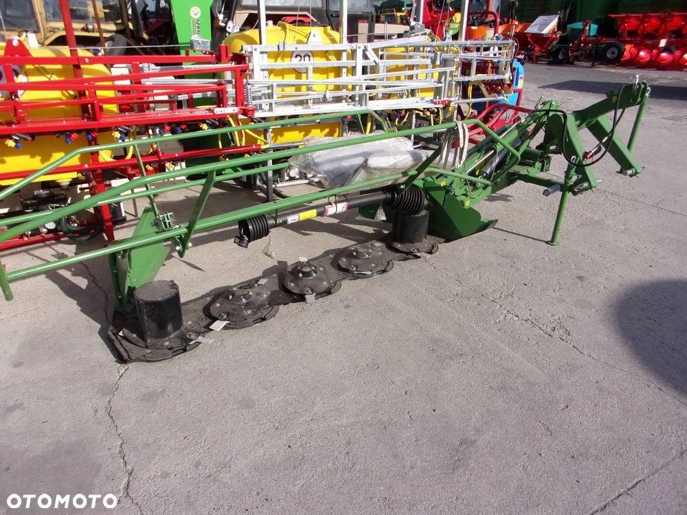 Pronar Kosiarka dyskowa Pronar PDT300, PDK220, KOWALSKI Z030/1, Z030/2, Z030/3, Kosiarka rotacyjna 1,65-1,85-2,1m Kowalski, Tad-Len, Wirax, Lisicki,(hydrauliczne i z roztrząsaczem pokosów), Kosiarka bijakowa-mulczer 1,55-1,6-1,75-1,95-2,0m Kowalski, Grass-Rol, Stark, Pomarol (przesów hydrauliczny, pentagraf, do koszenia rowów) Kosiarka sadownicza-rozdrabniacz 1,2-1,4-1,6-1,8-2,0m Tad-Len, Ditta-Seria - 8