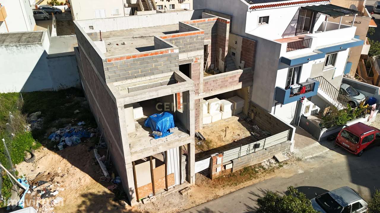 Terreno com Moradia T3+1 em Construção em Portimão - Grande imagem: 5/26