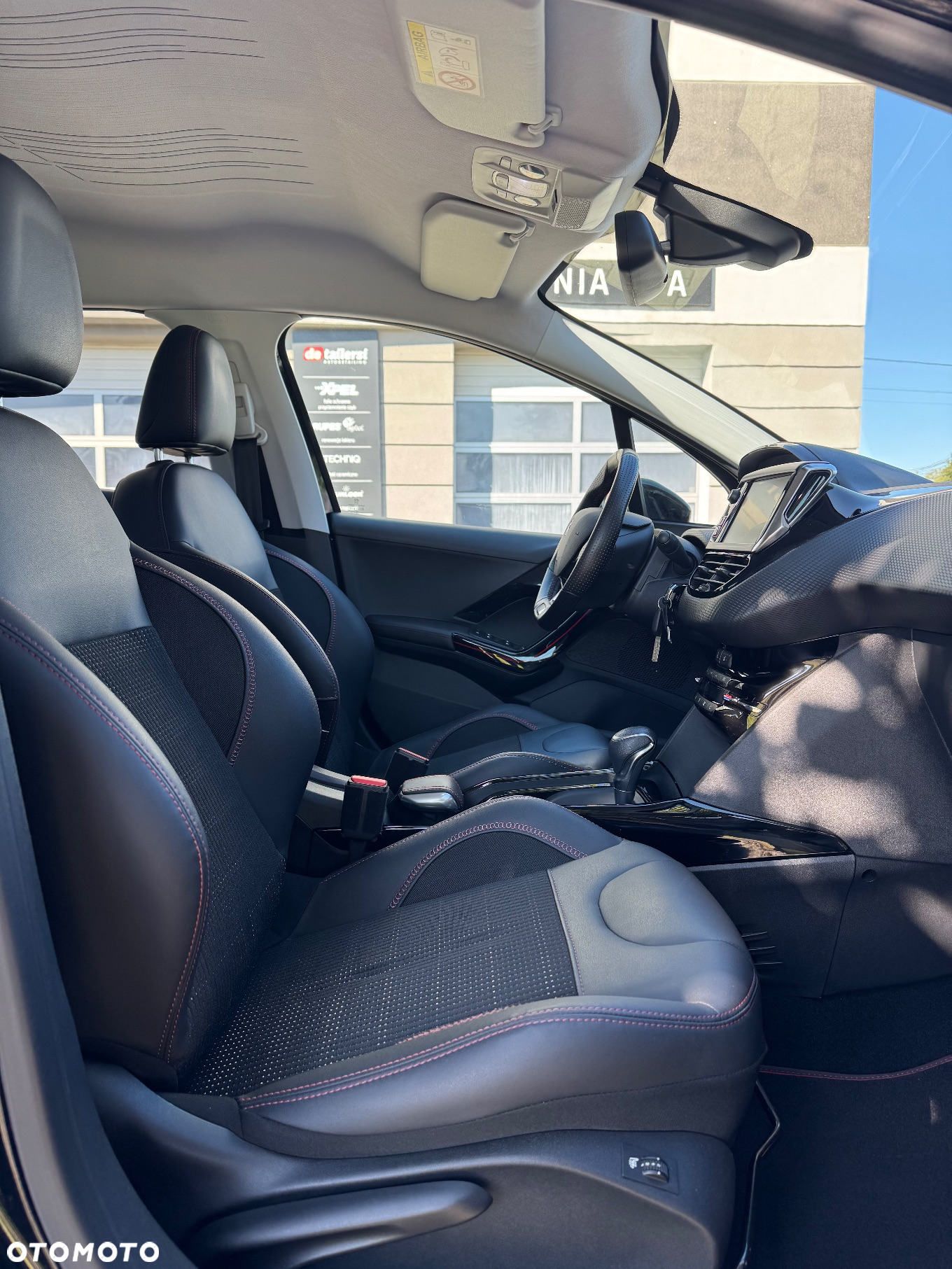 Peugeot 2008 PureTech 110 Stop&Start EAT6 GT-Line Edition - 23