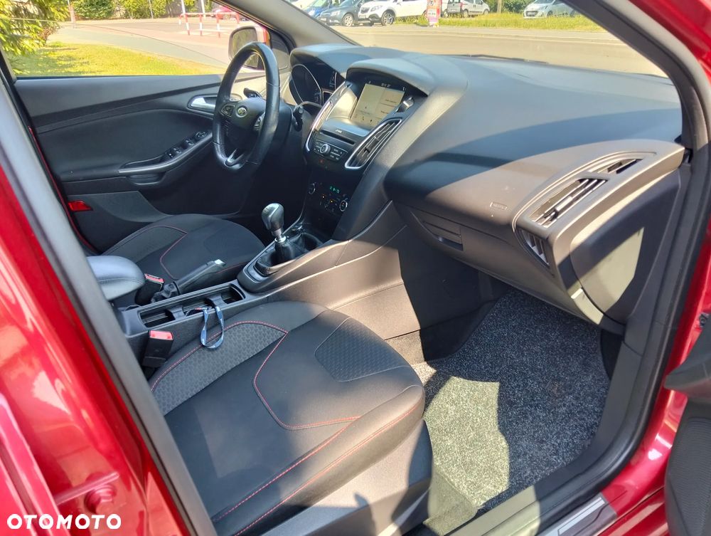 Ford Focus 1.5 EcoBoost ST-Line - 4
