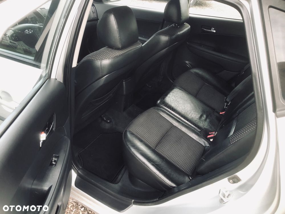Hyundai i30 1.6 Comfort - 11