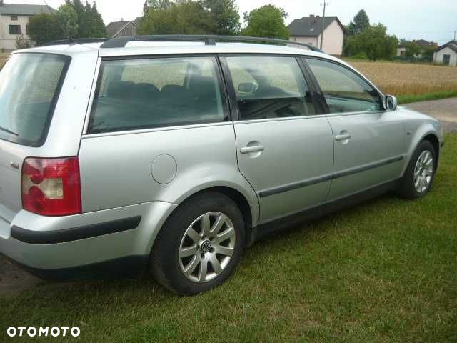Volkswagen Passat - 4