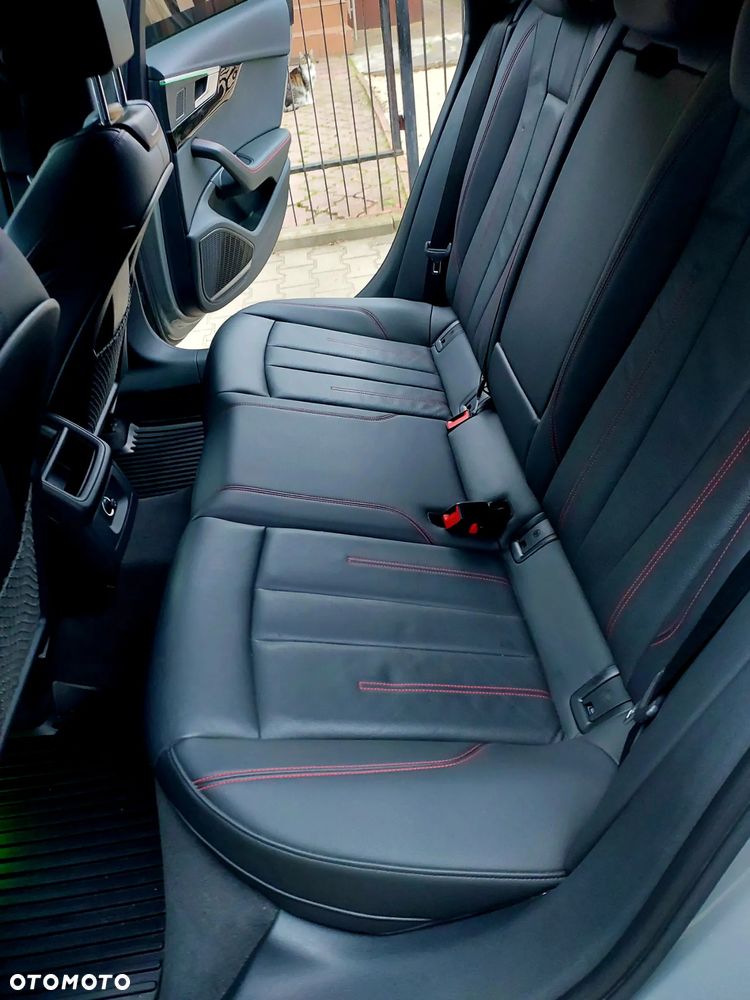 Audi A4 Avant 2.0 TDI Sport S tronic - 16