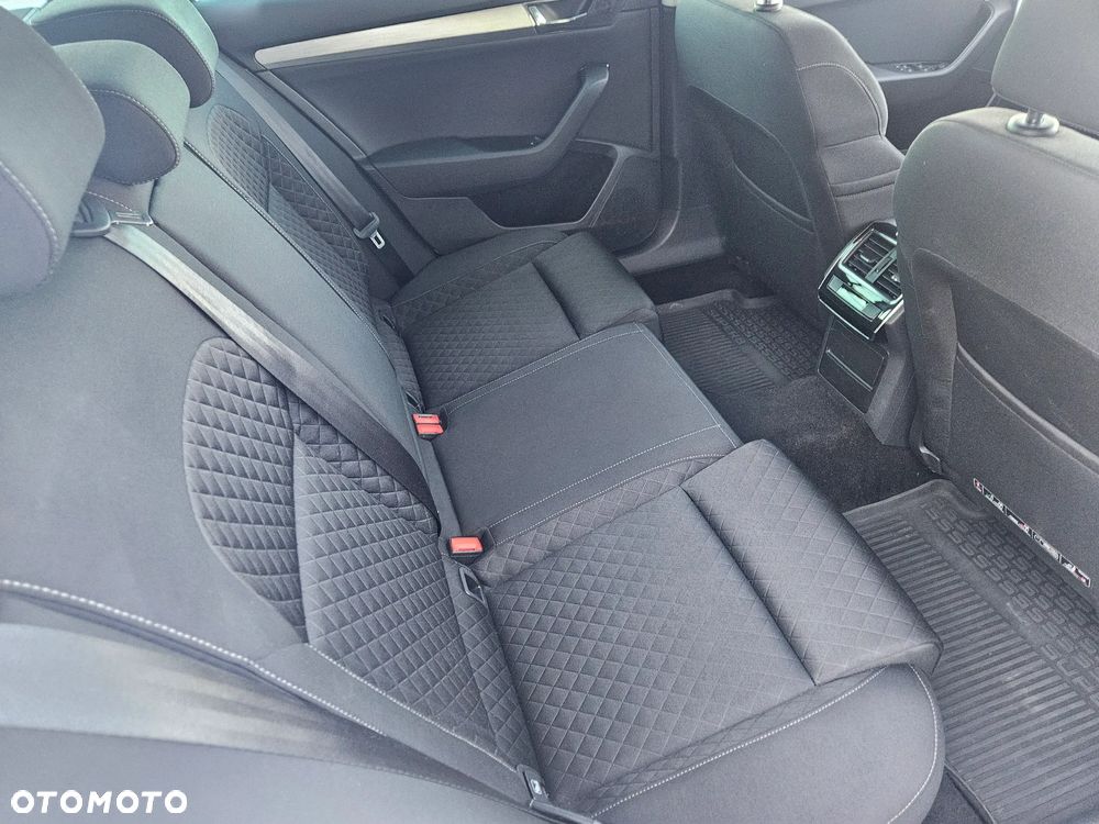 Skoda Superb 2.0 TDI DSG Ambition - 23