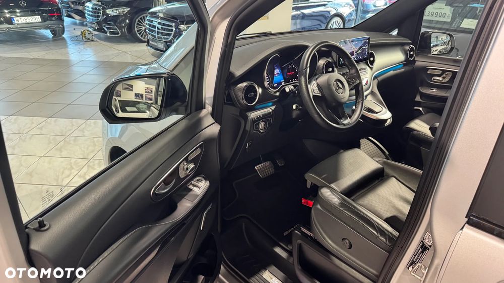 Mercedes-Benz Klasa V - 10