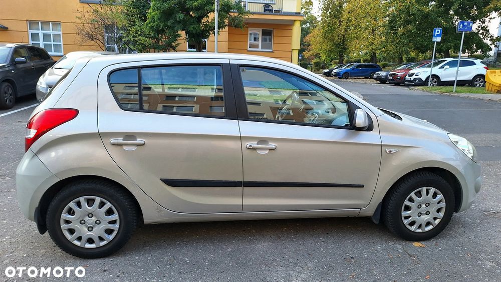 Hyundai I20 2009 photo 2