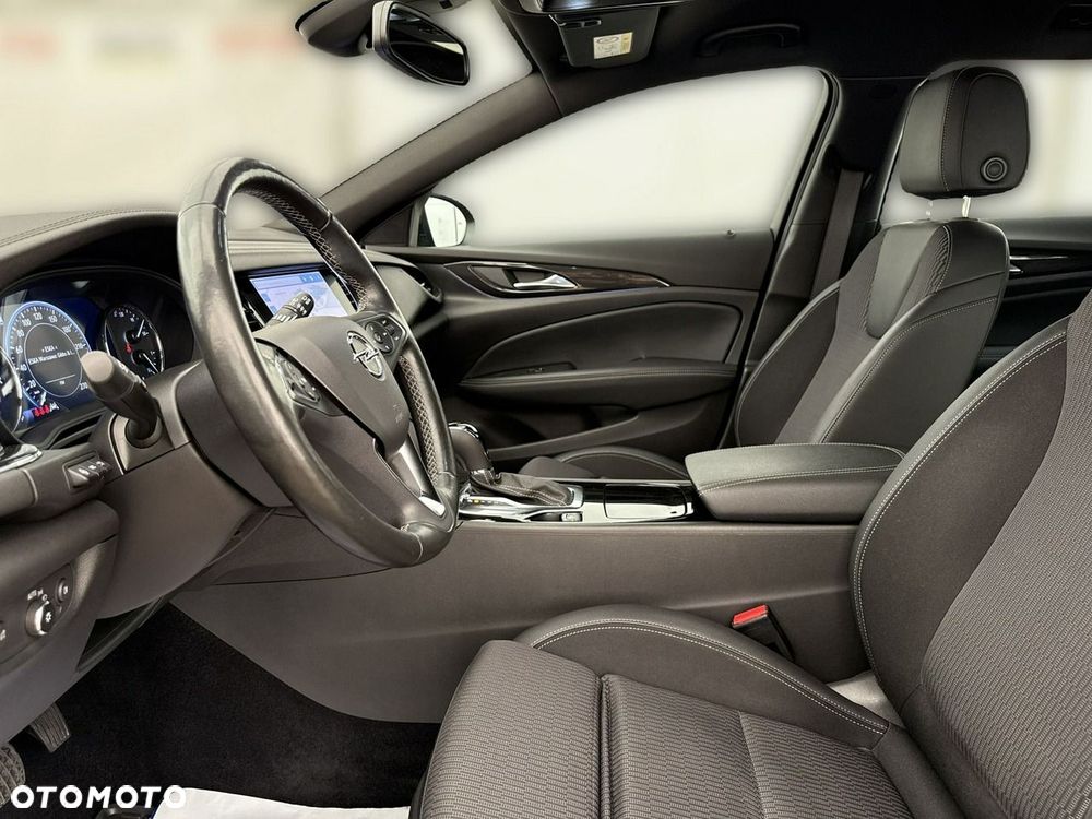 Opel Insignia - 12