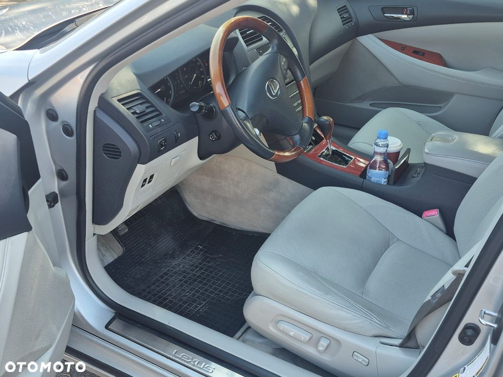 Lexus ES - 5