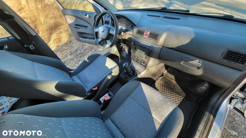 Skoda Octavia 1.6 Tour Classic - 9