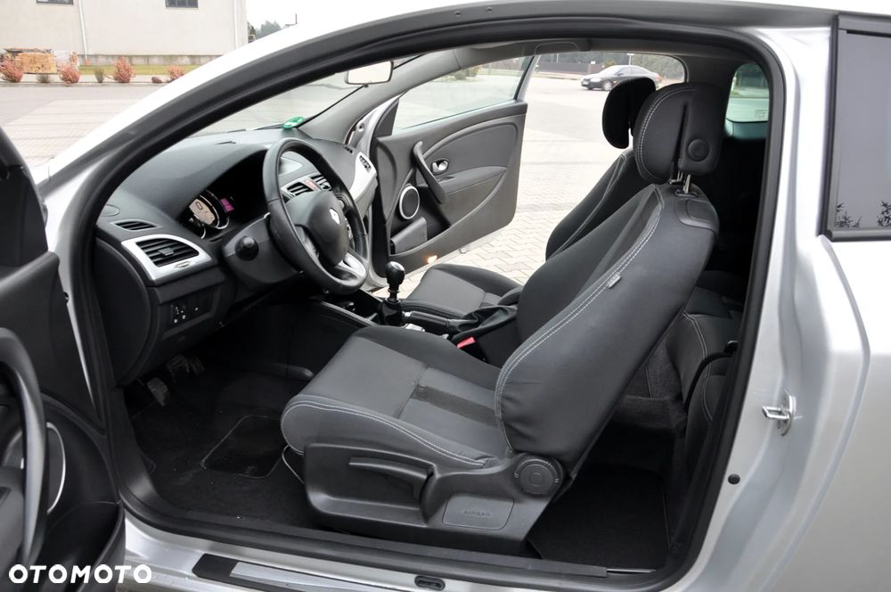 Renault Megane TCe 180 Coupe Dynamique - 30