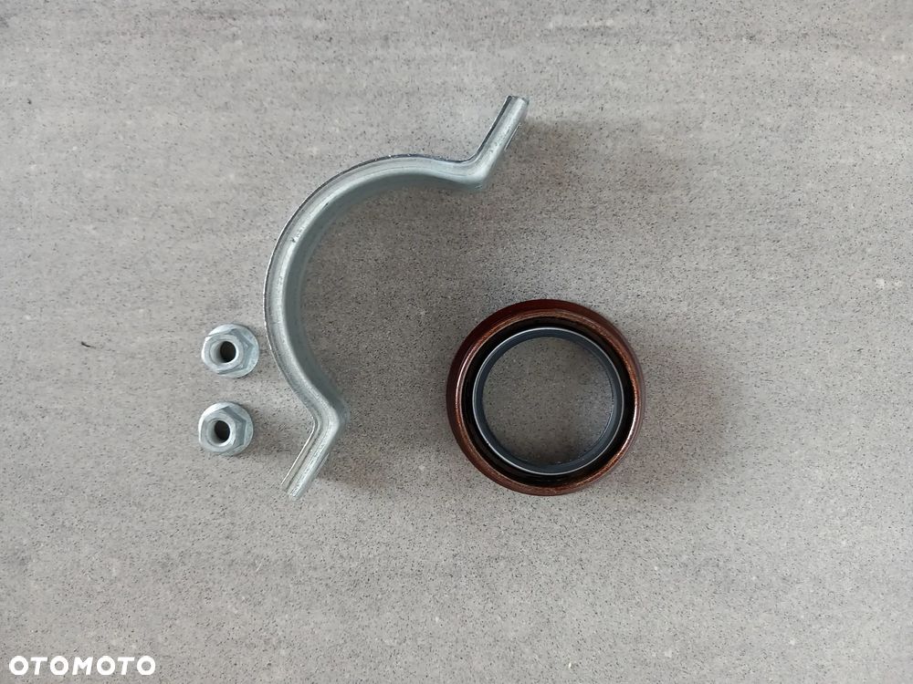 Uszczelniacz na półoś do manualnej skrzyni biegów - komplet z obejmą i nakrętkami Ford C-Max, Fiesta, Focus 1863642 - 1