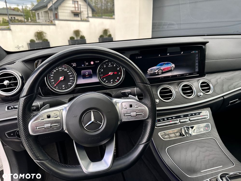 Mercedes-Benz Klasa E 200 4-Matic 9G-TRONIC - 16