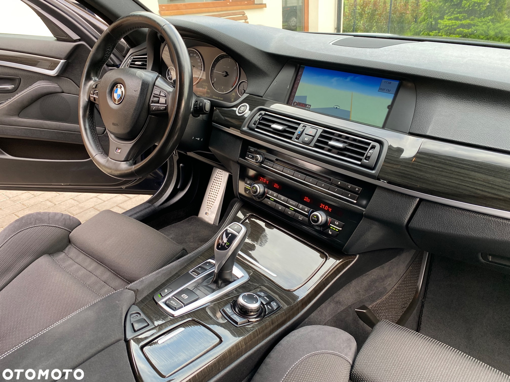 BMW Seria 5 520d Touring Sport-Aut - 11