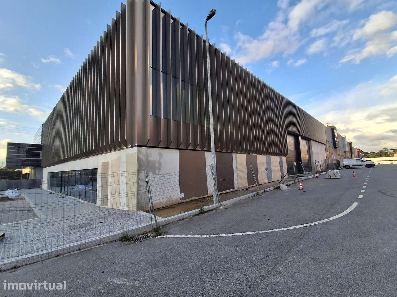 Armazém Novo para Arrendamento – Zona Industrial da Maia - Grande imagem: 2/13