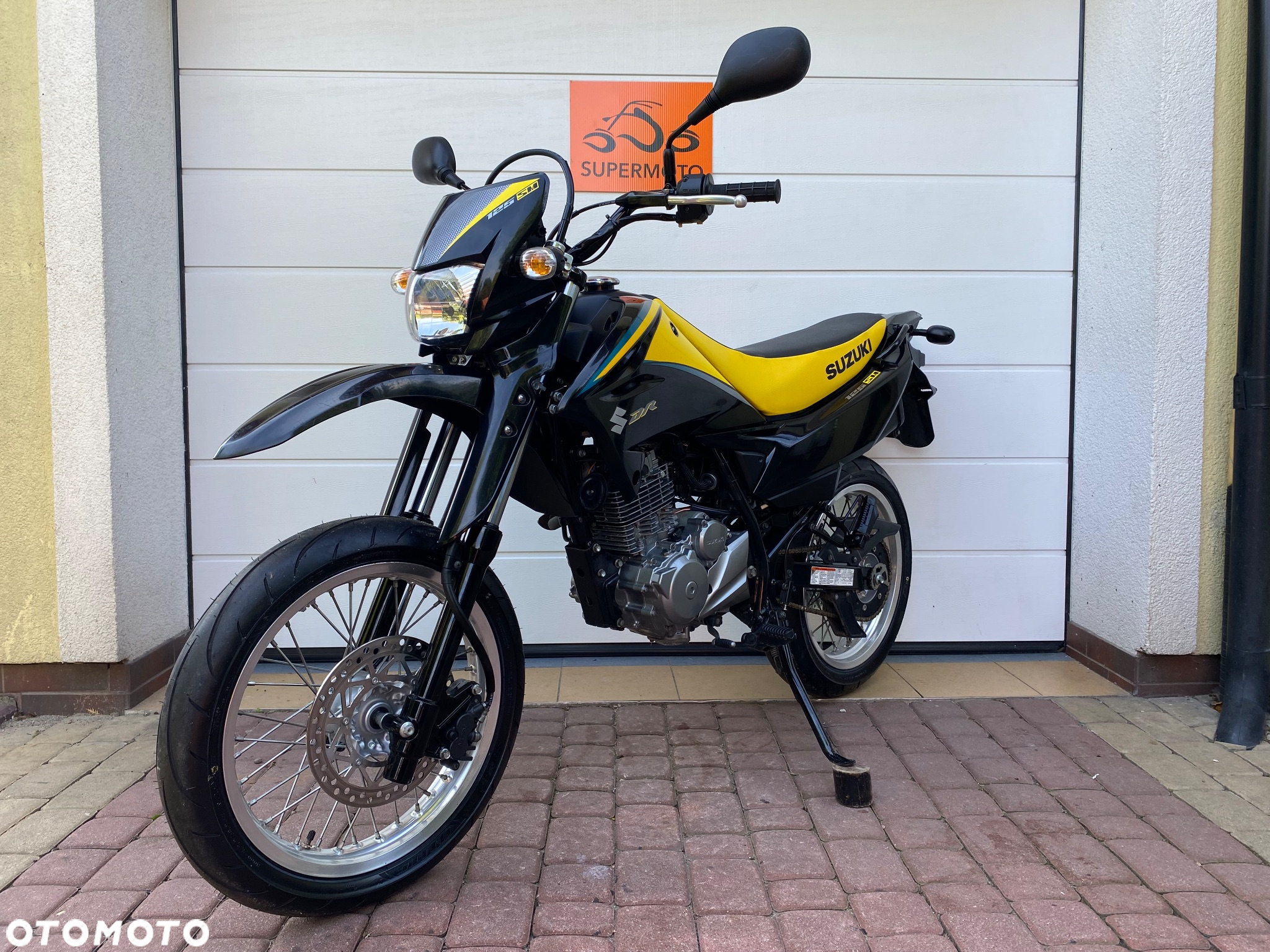 Suzuki DR