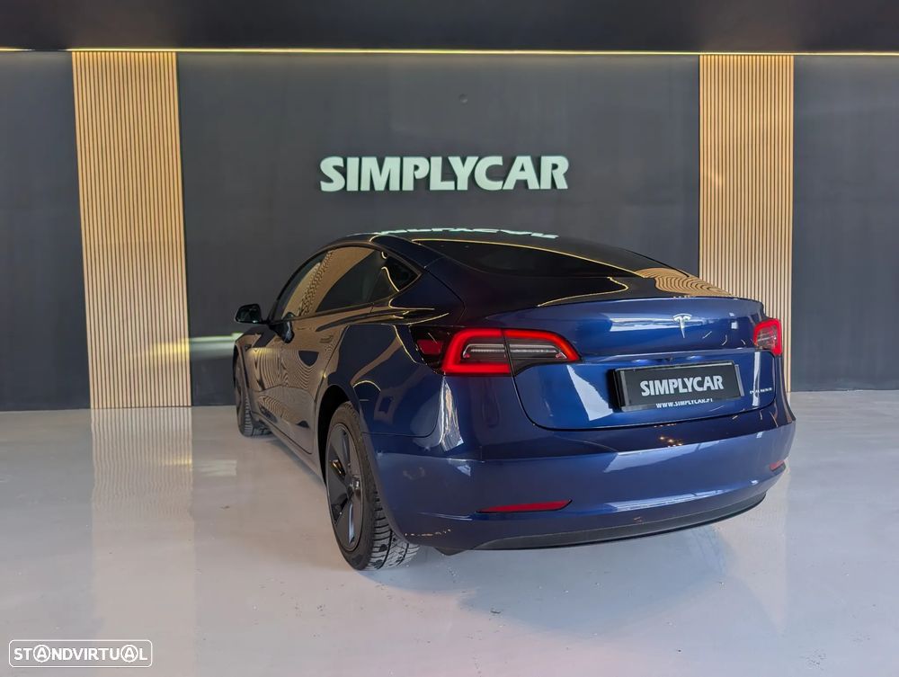 Tesla Model 3 - 4