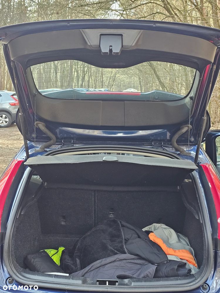 Volvo V40 D4 Ocean Race - 32